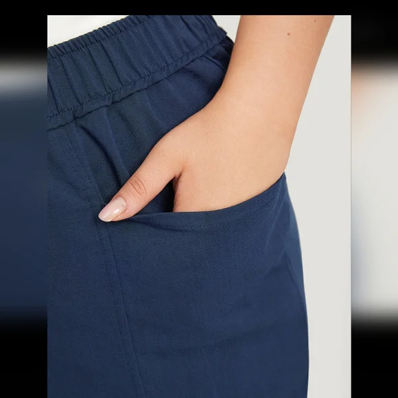 Bloomchic Solid Elastic‎ Waist Pocket High Rise Pants - Picture 8 of 11